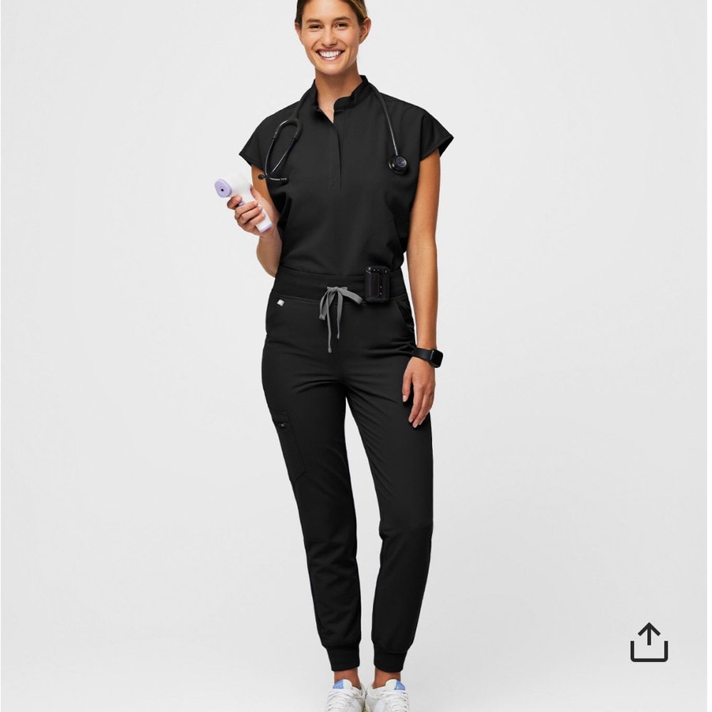 Figs black medium high waisted Zamora jogger scrubs